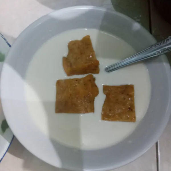 Potong sesuai selera, balut dengan tepung pelapis.