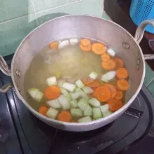 Masukkan potongan mentimun