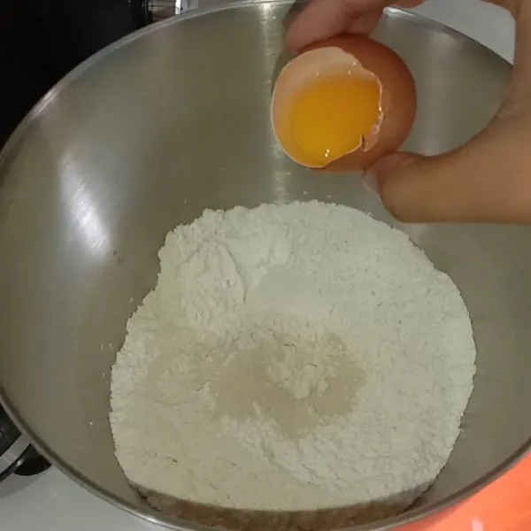 Masukan semua bahan" Kecuali margarine dan garam.