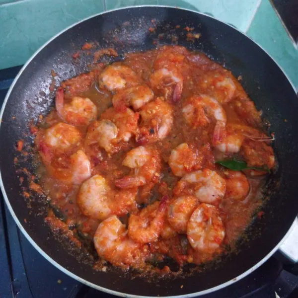 Masak hingga meresap bumbunya.