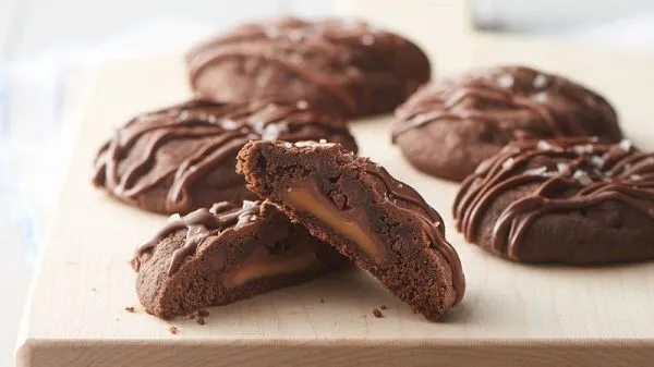 Ilustrasi cookies isi coklat
