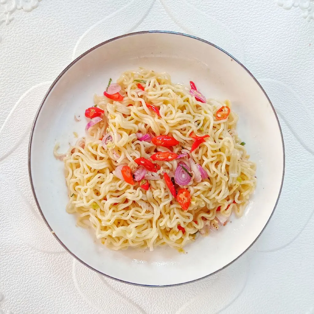 Mie Goreng Instant Sambal Matah