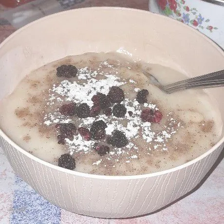 RØMMEGRØT {NORWEGIAN PORRIDGE}