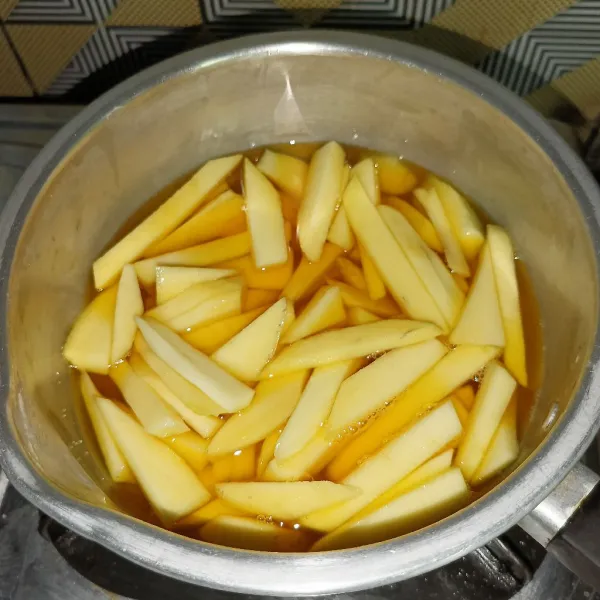 Rendam mangga dan biarkan sampai suhu ruang.