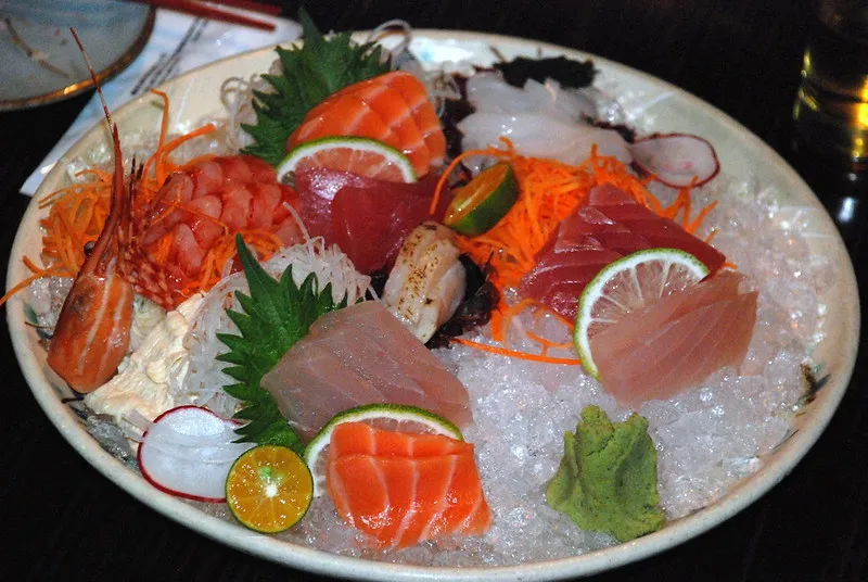 sashimi makanan khas jepang