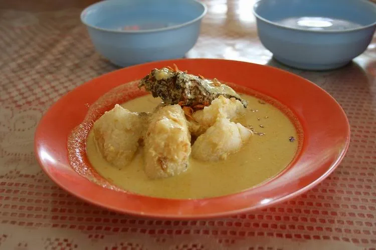 ketupat kandangan makanan khas Kalimantan Selatan