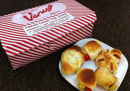 roti unyil Venus khas Bogor