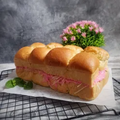 Roti Gembul Strawberry Keju