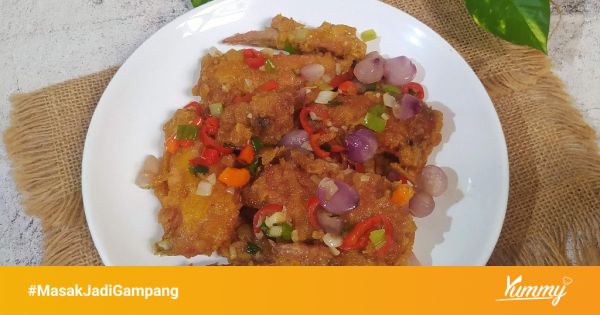 Proses memasak oseng paru-ayam di wajan
