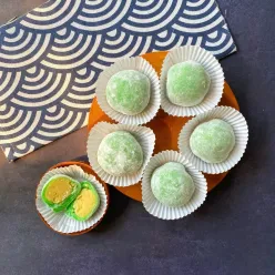 Mochi Pandan Isi Kacang Hijau