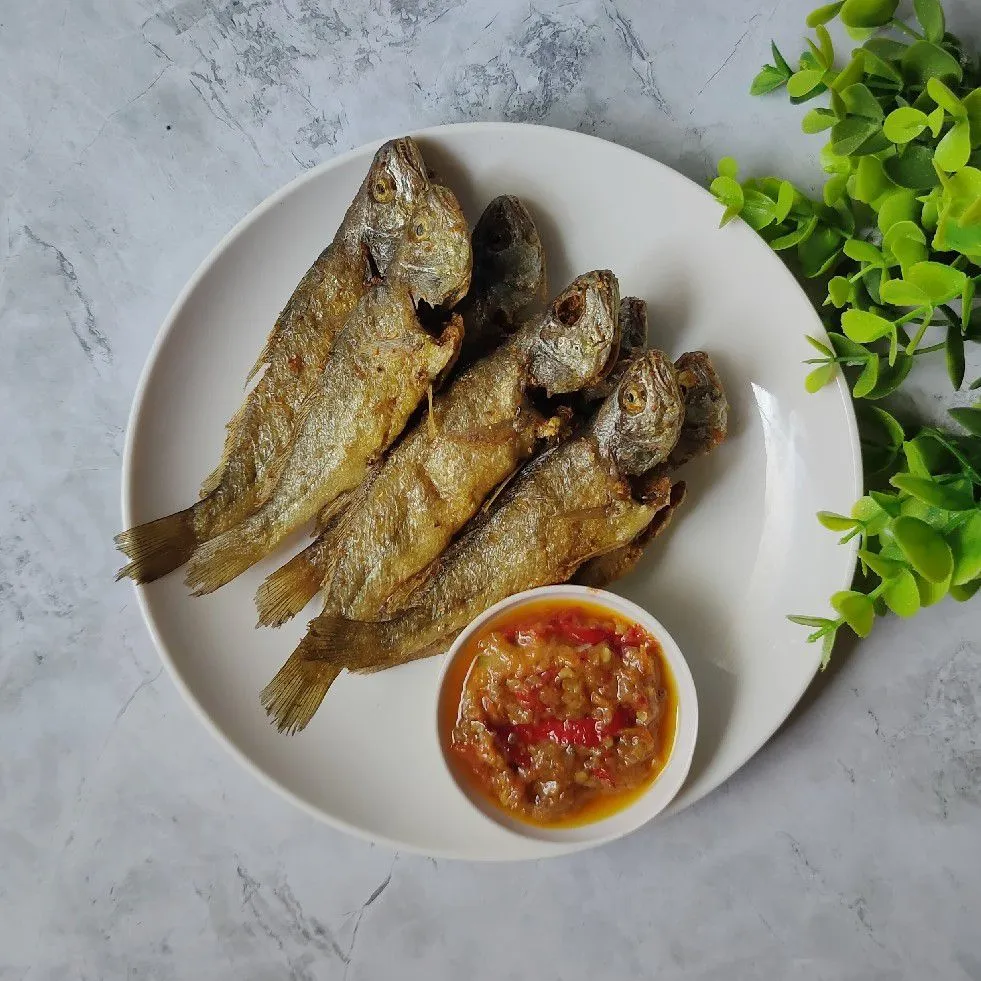 Ikan Tombol Goreng Sambel Mateng