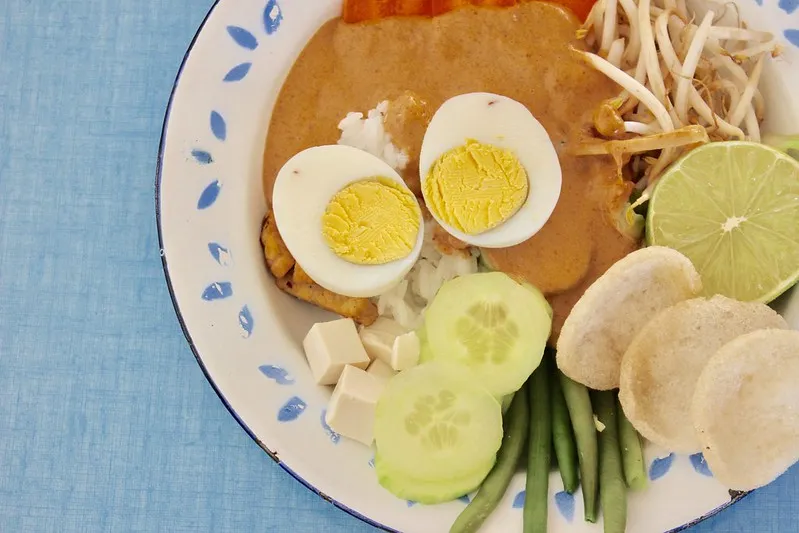 Kalori Gado-gado dan Perbandingannya dengan Ketoprak