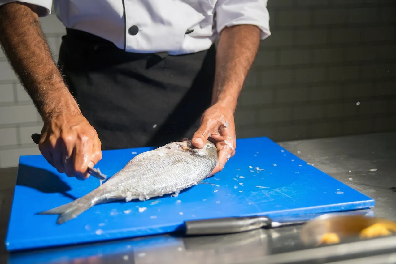 7 Cara Menghilangkan Bau Amis Ikan dengan Mudah