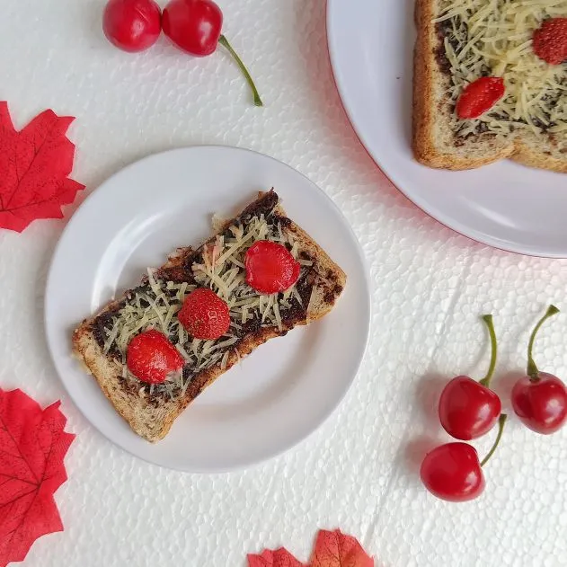 Roti Tawar Panggang Strawberry