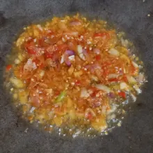 Tumis bumbu hingga wangi .