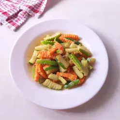 Tumis Kuning Timun Wortel