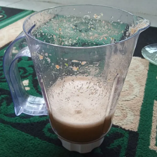Blender semua bahan.