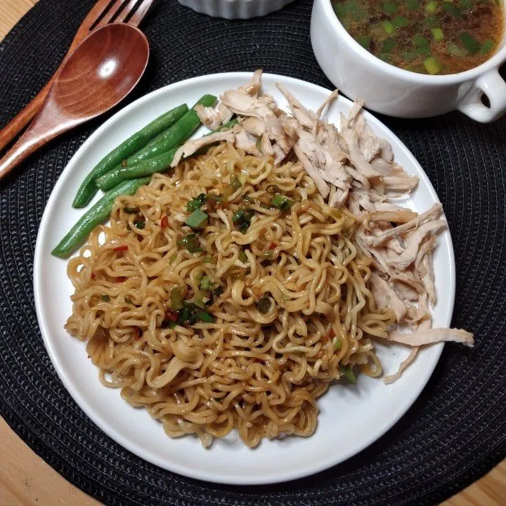 Mie Chili Oil Ayam Suwir