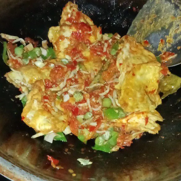 Campurkan semua bahan hingga tercampur dan matikan kompor.