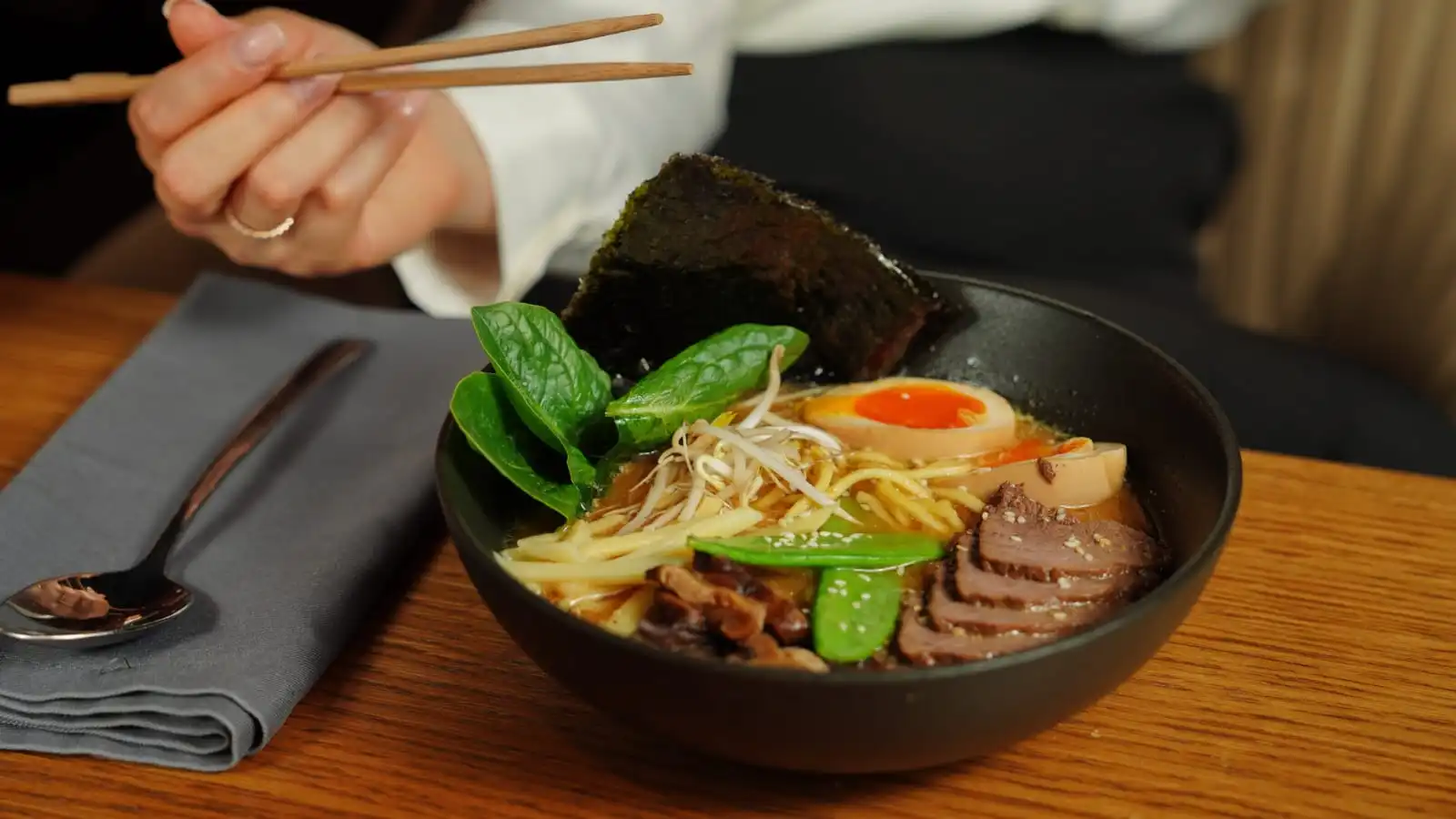 ramen (pexels.com/nadinsh)