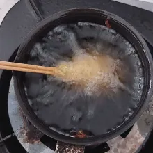 Goreng hingga matang dengan api sedang.