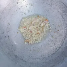 Tumis bumbu halus hingga matang.