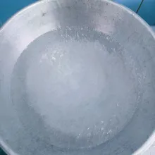 Didihkan air.