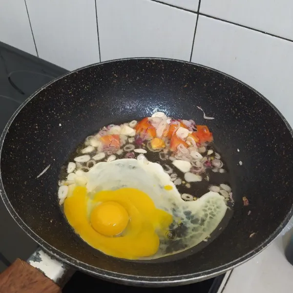 Masukan telur lalu orak arik.