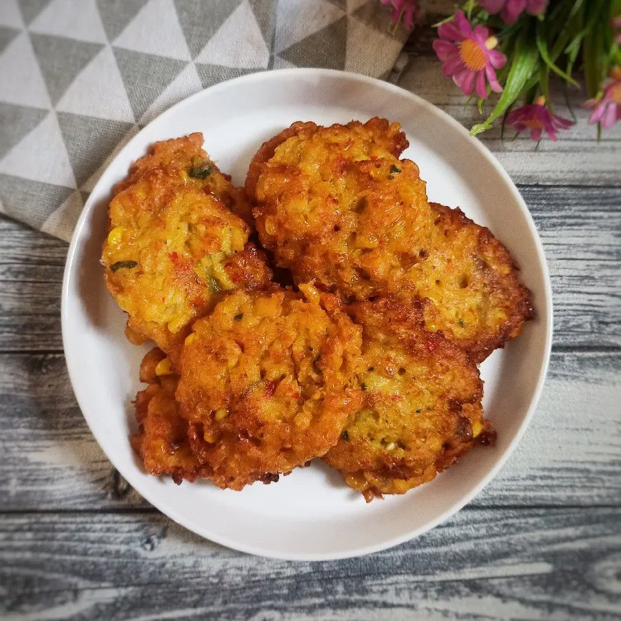 Dadar Jagung Bumbu Kunci Daun Jeruk