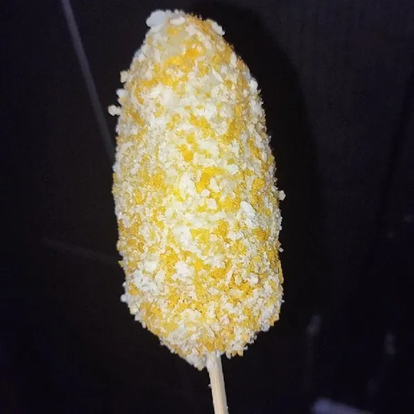 Lalu taburi tepung roti dan siap di goreng.