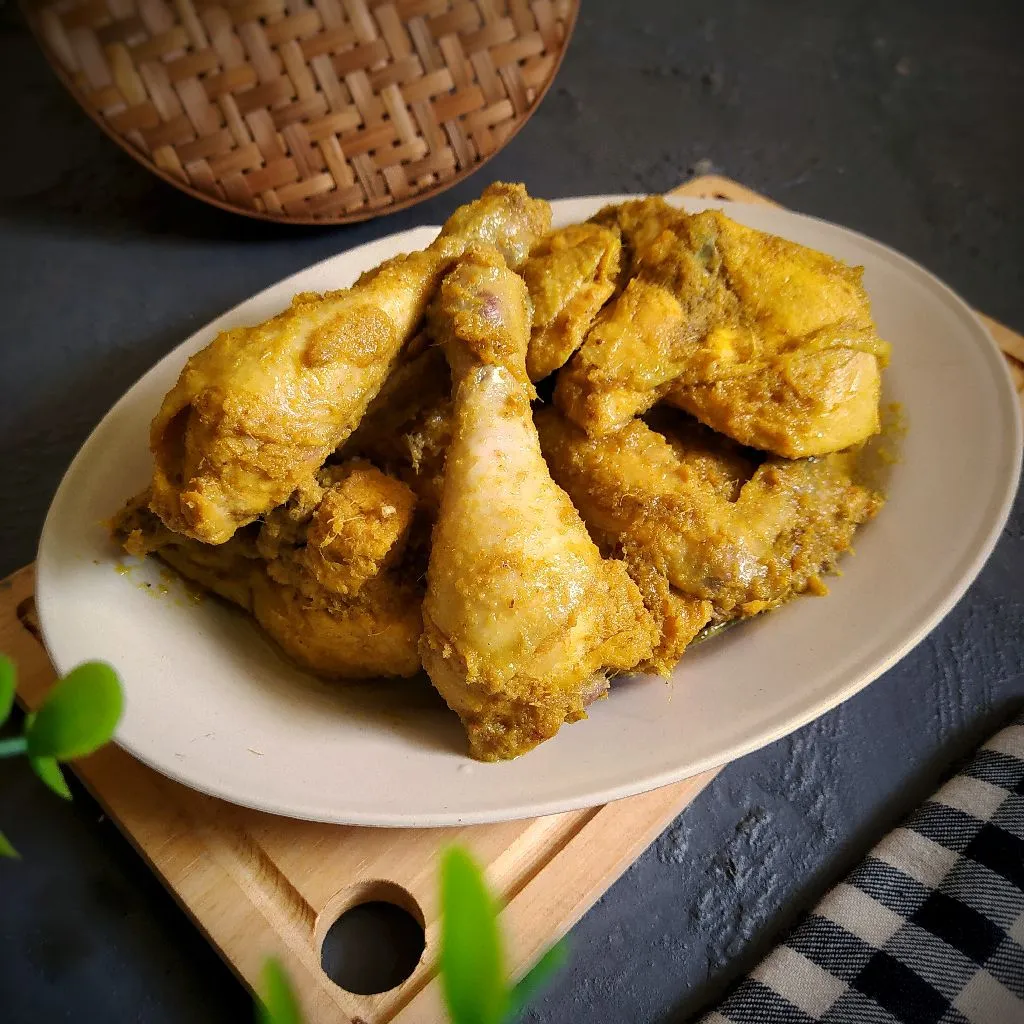 Ayam Ungkep Lengkuas