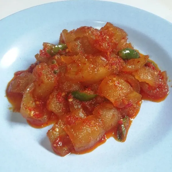 Oseng kikil pedas siap dinikmati