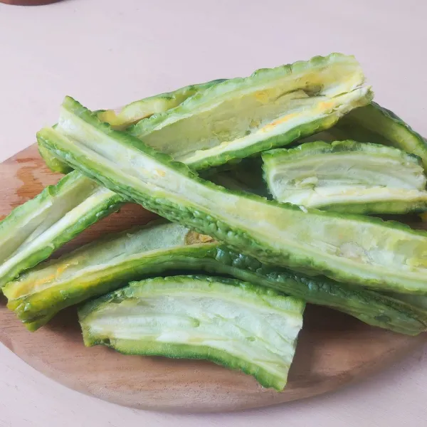 Potong pare, buang bijinya.