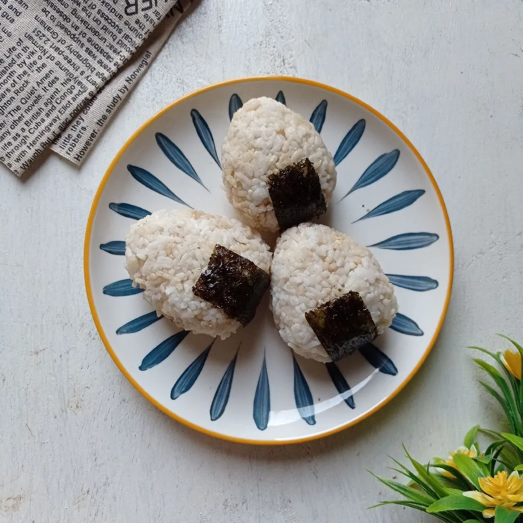 Resep Chicken Egg Mayo Onigiri Sederhana Rumahan di Yummy App