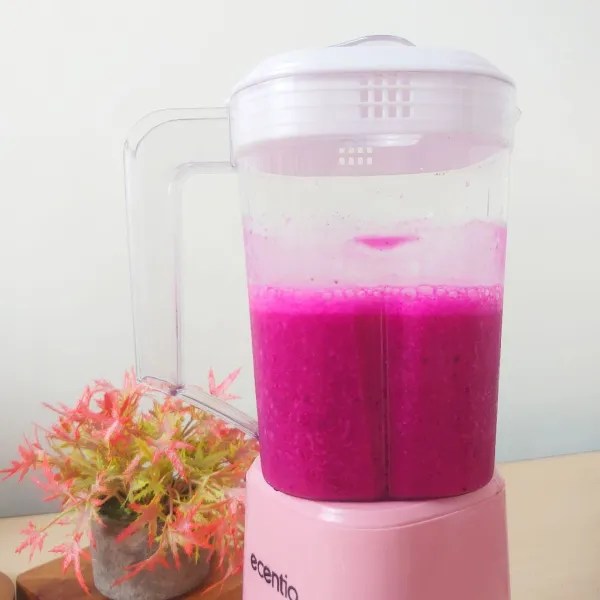 Blender sampai tercampur rata dan halus.