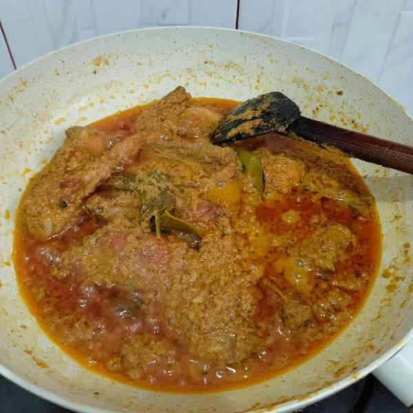 Masak hingga kuah kering seperti rendang, siap disajikan.