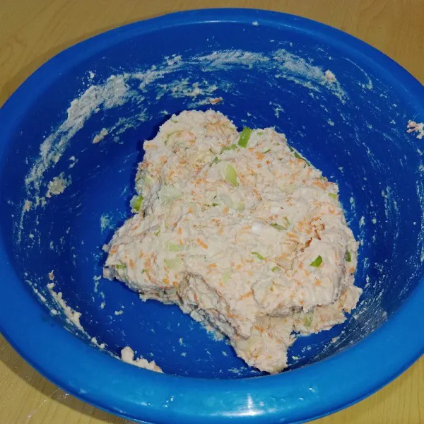 Campur hingga benar-benar merata.