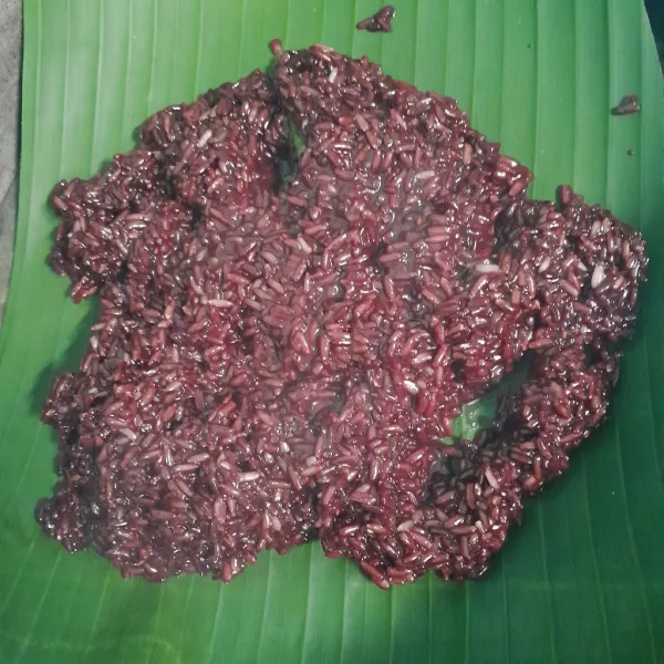 Kukus ketan selama 25 menit.