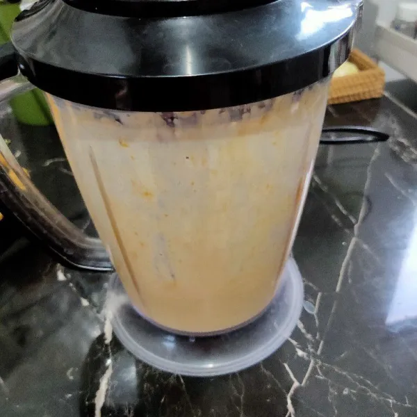 Blender hingga halus dan tercampur rata.