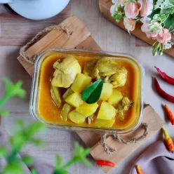 Kare Ayam Kentang