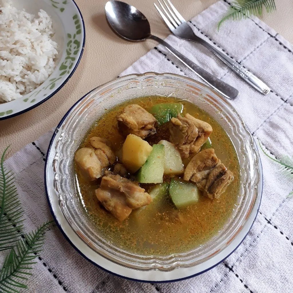 Sop Kuning Ayam Kentang Jipang