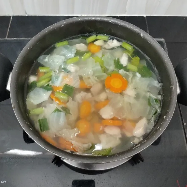 Masak hingga matang, lalu angkat.