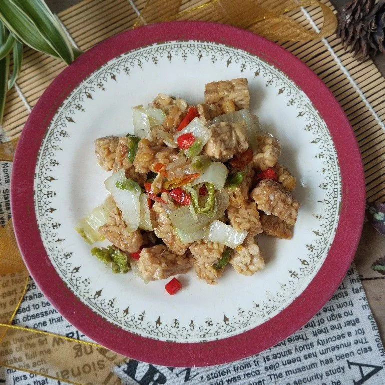 Oseng tempe dengan nasi putih