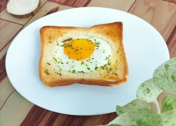 Roti Telur Panggang Bolognese
