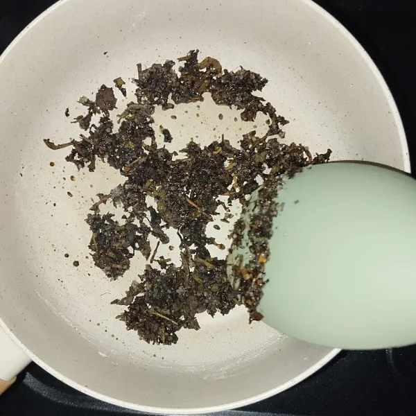 Masak hingga gula leleh