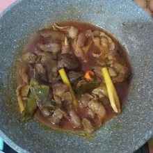 Masak dengan api kecil sampai bumbu meresap. Sesekali diaduk.