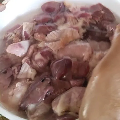 Cuci Paha, Sayap, dan Ati Ampela sampai bersih