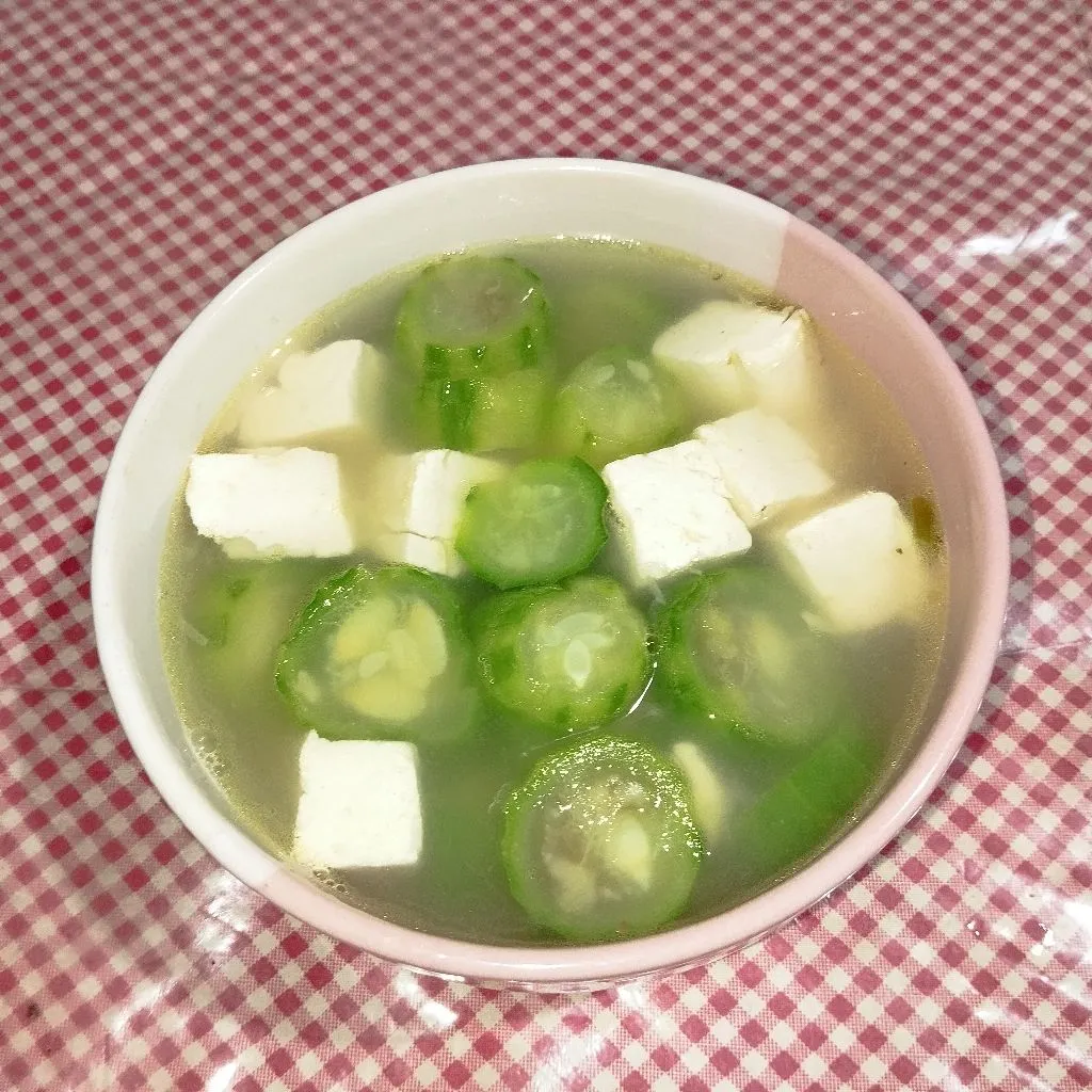 Sop Oyong Tahu