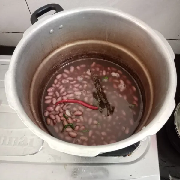 Siap di sajikan dengan nasi hangat, ikan asin, dan kerupuk