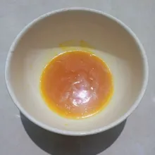 Tambahkan mentega yang sudah dicairkan.